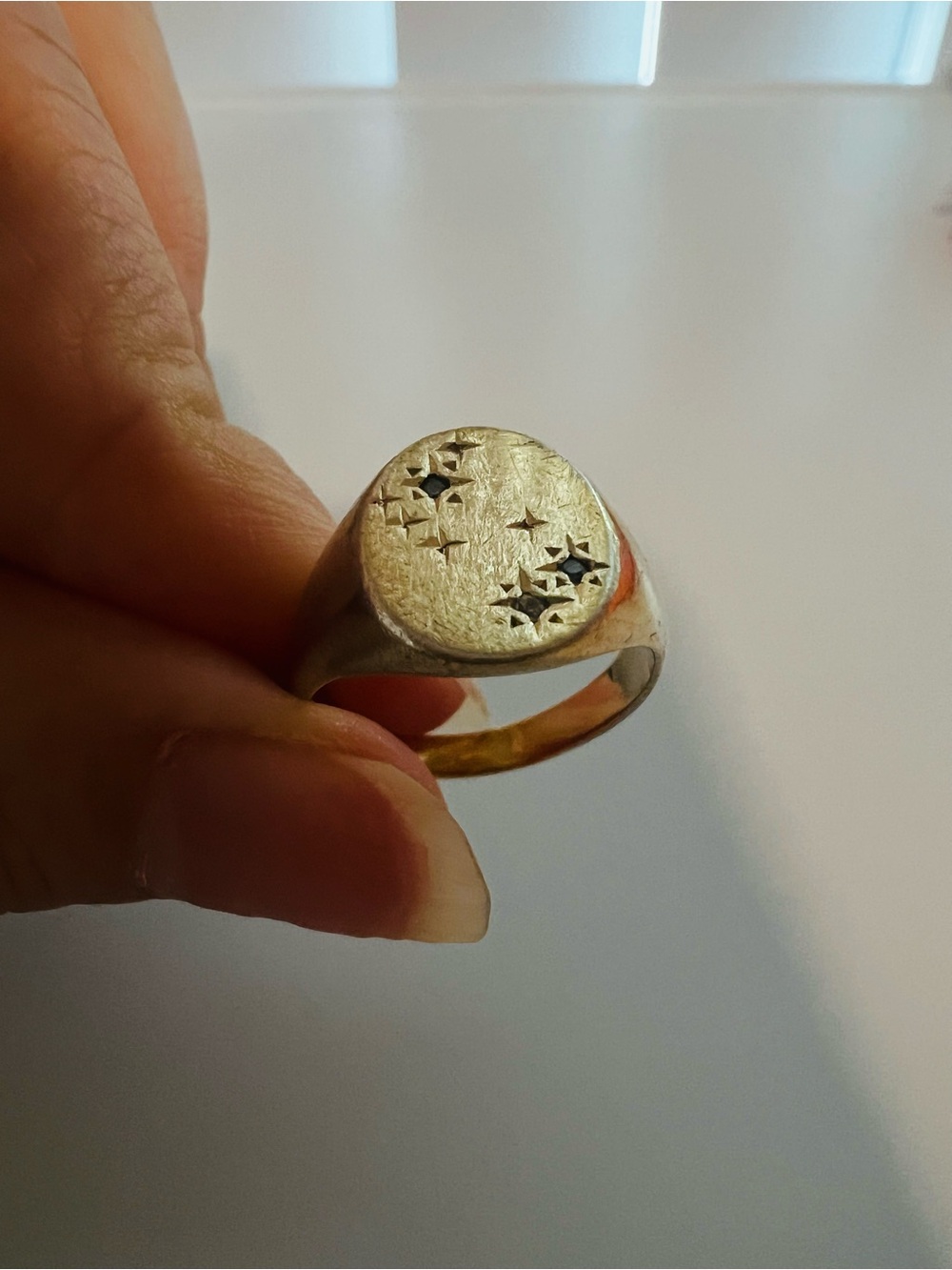 Mejuri Star Signet Ring | Gold Vermeil | White Sapphire | Size 4.5